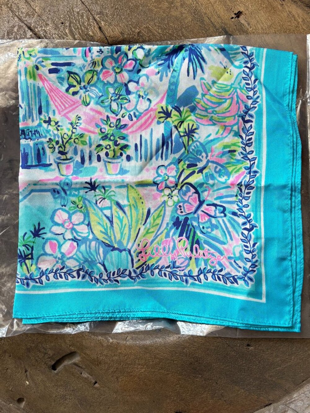 Lilly Pulitzer rare collectible Lilly's House print 100 percent silk scarf 22"